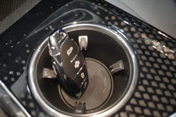 Used Hongqi HS3 PHEV 2024 PHEV 115km Jingwei Edition Interior 1
