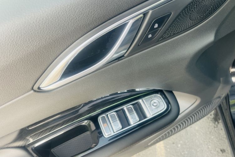 Used Hongqi HS3 PHEV 2024 PHEV 115km Jingwei Edition Interior 6