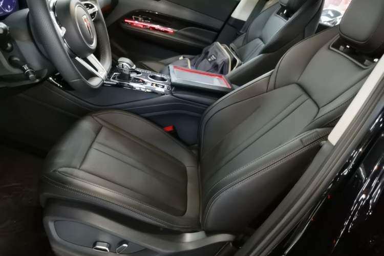 Used Hongqi HS3 PHEV 2024 PHEV 115km Jingwei Edition Left Front Seat