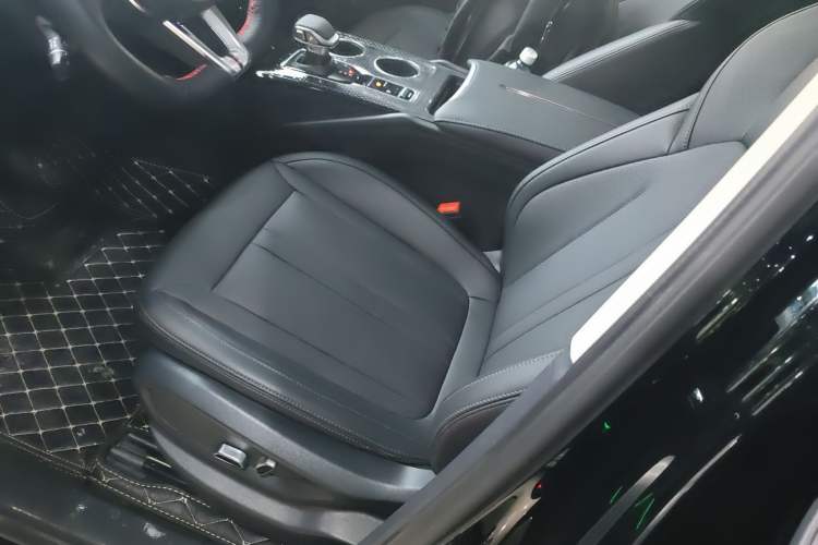 Used Hongqi HS3 PHEV 2024 PHEV 115km Jingwei Edition Left Front Seat