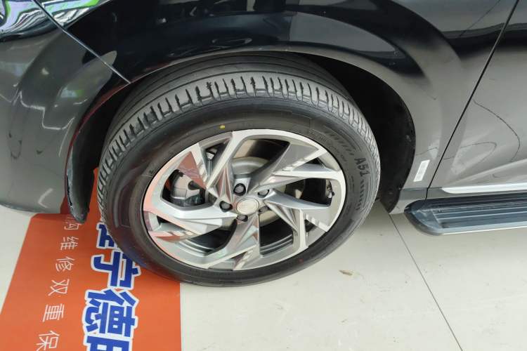 Used Hongqi HS3 PHEV 2024 PHEV 115km Jingwei Edition Left Front Wheel Hub