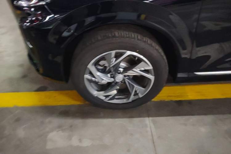 Used Hongqi HS3 PHEV 2024 PHEV 115km Jingwei Edition Left Front Wheel Hub