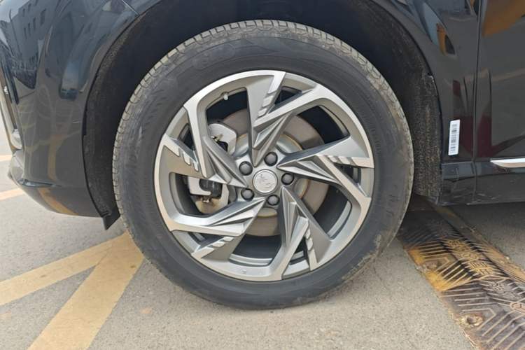 Used Hongqi HS3 PHEV 2024 PHEV 115km Jingwei Edition Left Front Wheel Hub