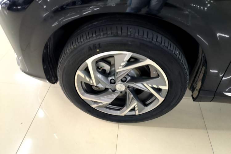 Used Hongqi HS3 PHEV 2024 PHEV 115km Jingwei Edition Left Front Wheel Hub