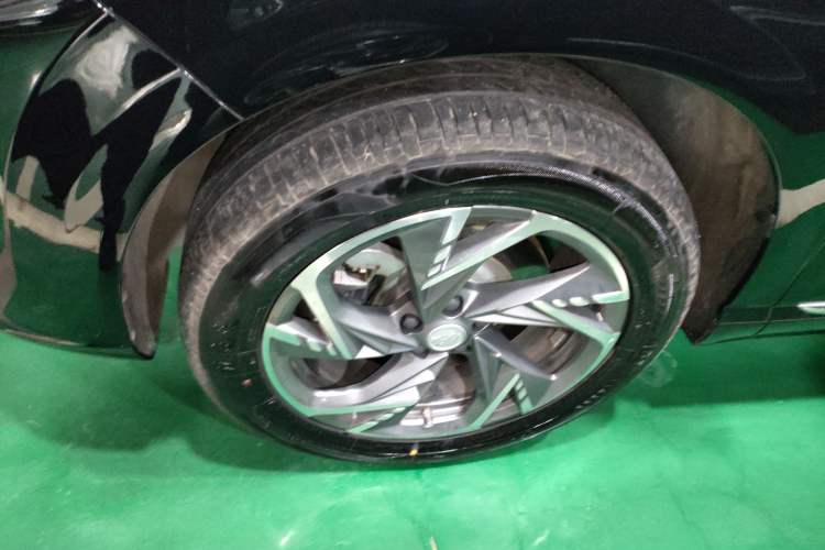 Used Hongqi HS3 PHEV 2024 PHEV 115km Jingwei Edition Left Front Wheel Hub