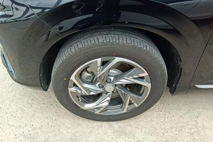 Used Hongqi HS3 PHEV 2024 PHEV 115km Jingwei Edition Left Front Wheel Hub