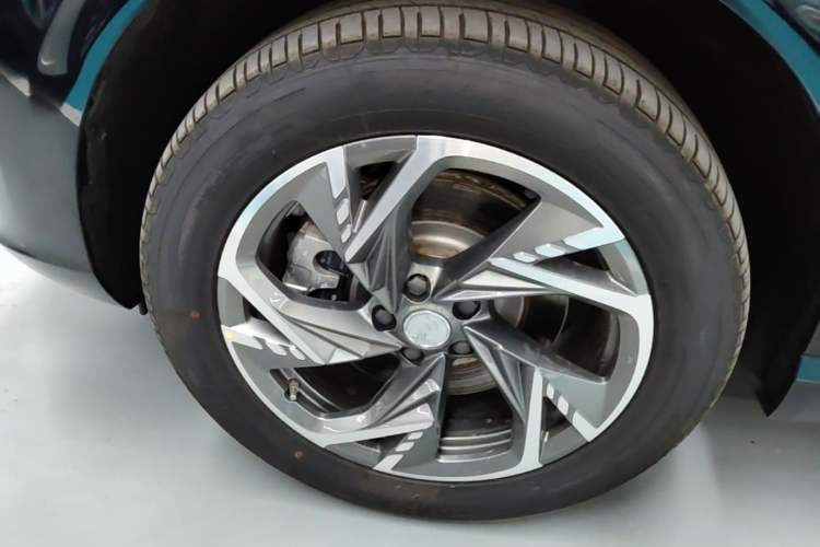Used Hongqi HS3 PHEV 2024 PHEV 115km Jingwei Edition Left Front Wheel Hub