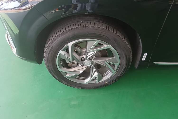 Used Hongqi HS3 PHEV 2024 PHEV 115km Jingwei Edition Left Front Wheel Hub