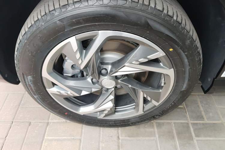 Used Hongqi HS3 PHEV 2024 PHEV 115km Jingwei Edition Left Front Wheel Hub