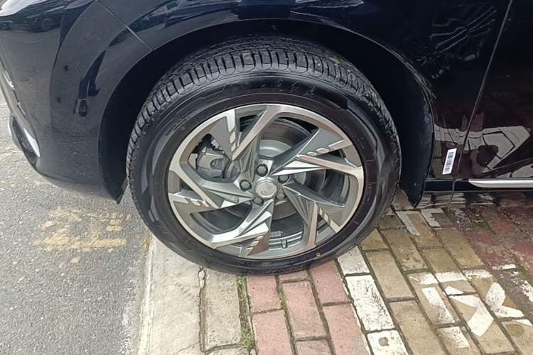 Used Hongqi HS3 PHEV 2024 PHEV 115km Jingwei Edition Left Front Wheel Hub