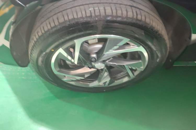 Used Hongqi HS3 PHEV 2024 PHEV 115km Jingwei Edition Left Front Wheel Hub