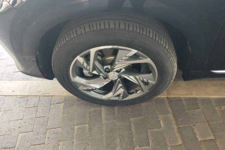 Used Hongqi HS3 PHEV 2024 PHEV 115km Jingwei Edition Left Front Wheel Hub