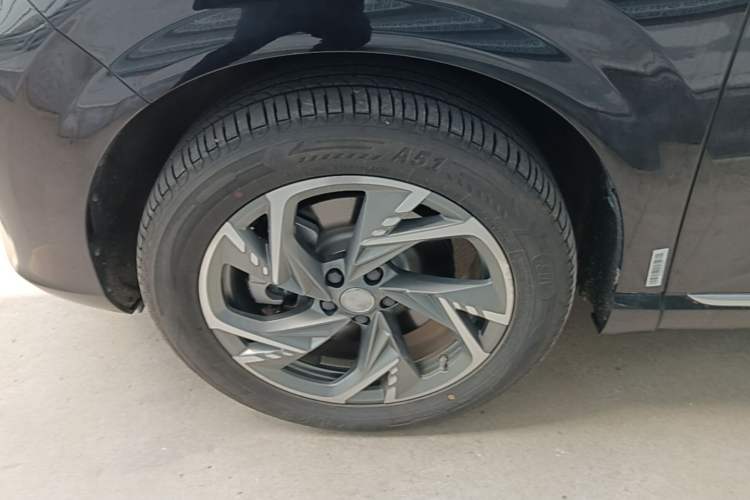 Used Hongqi HS3 PHEV 2024 PHEV 115km Jingwei Edition Left Front Wheel Hub