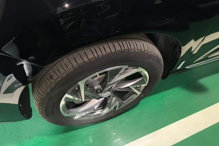 Used Hongqi HS3 PHEV 2024 PHEV 115km Jingwei Edition Left Front Wheel Hub