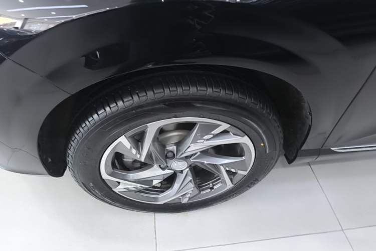 Used Hongqi HS3 PHEV 2024 PHEV 115km Jingwei Edition Left Front Wheel Hub