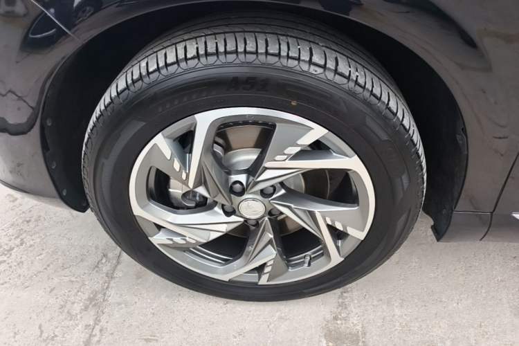 Used Hongqi HS3 PHEV 2024 PHEV 115km Jingwei Edition Left Front Wheel Hub
