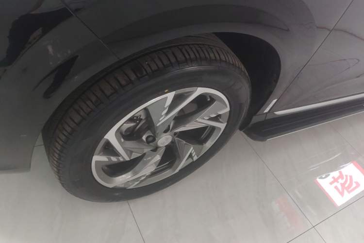 Used Hongqi HS3 PHEV 2024 PHEV 115km Jingwei Edition Left Front Wheel Hub