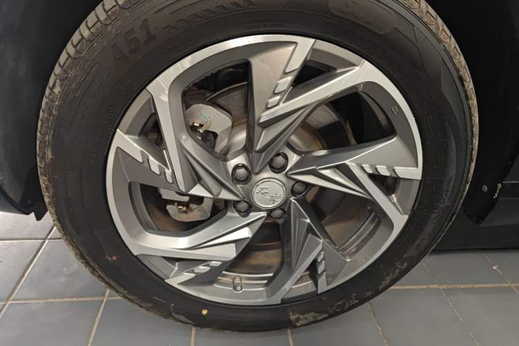 Used Hongqi HS3 PHEV 2024 PHEV 115km Jingwei Edition Left Front Wheel Hub