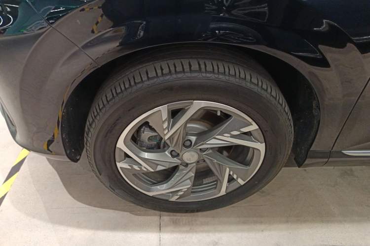 Used Hongqi HS3 PHEV 2024 PHEV 115km Jingwei Edition Left Front Wheel Hub