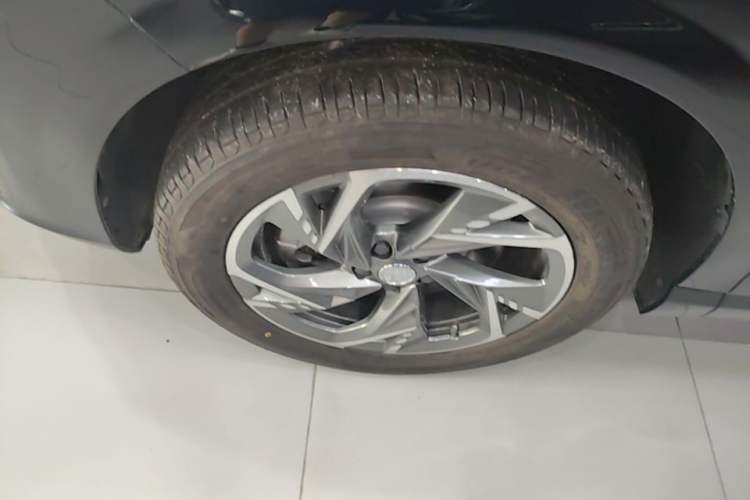 Used Hongqi HS3 PHEV 2024 PHEV 115km Jingwei Edition Left Front Wheel Hub