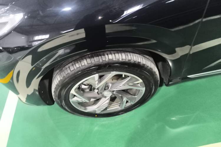 Used Hongqi HS3 PHEV 2024 PHEV 115km Jingwei Edition Left Front Wheel Hub