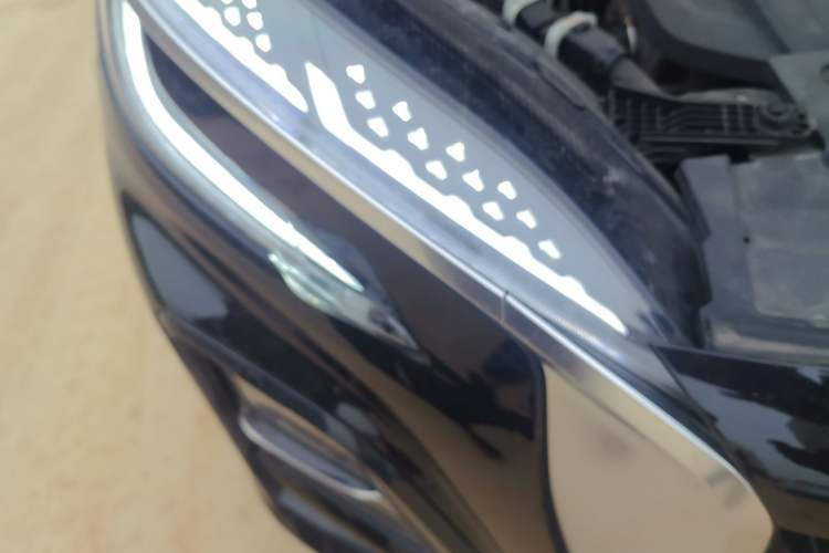 Used Hongqi HS3 PHEV 2024 PHEV 115km Jingwei Edition Right Front Headlight