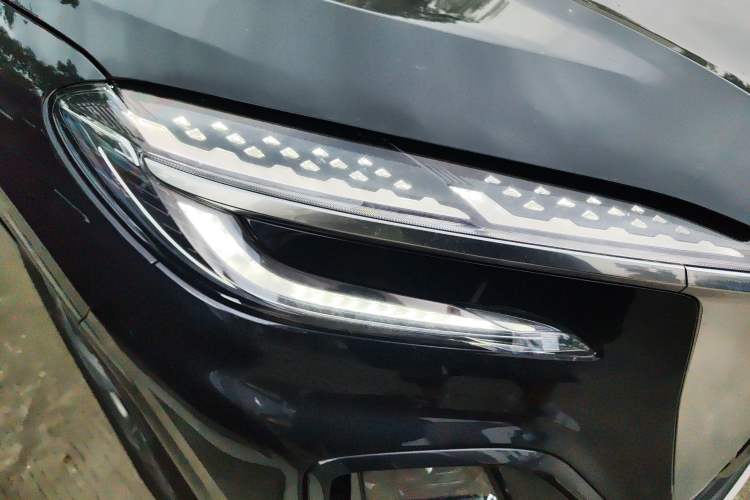 Used Hongqi HS3 PHEV 2024 PHEV 115km Jingwei Edition Right Front Headlight