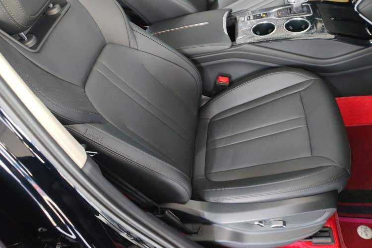 Used Hongqi HS3 PHEV 2024 PHEV 115km Jingwei Edition Right Front Seat