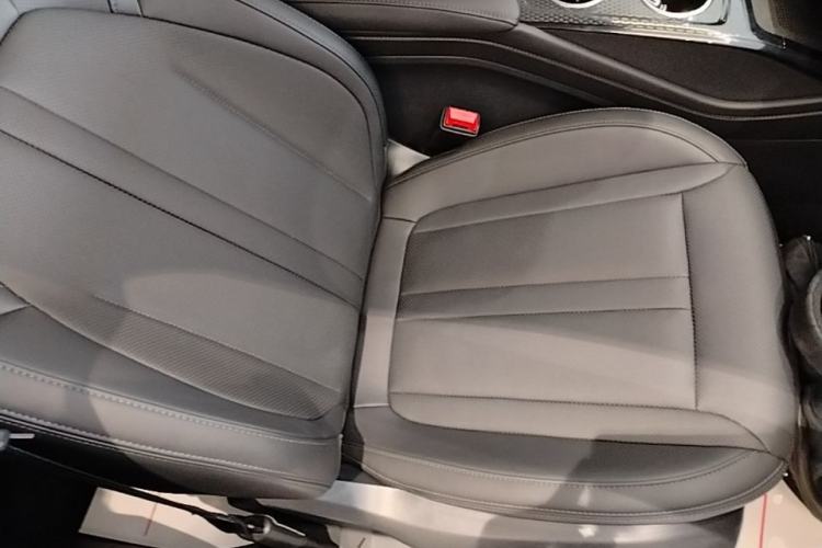 Used Hongqi HS3 PHEV 2024 PHEV 115km Jingwei Edition Right Front Seat