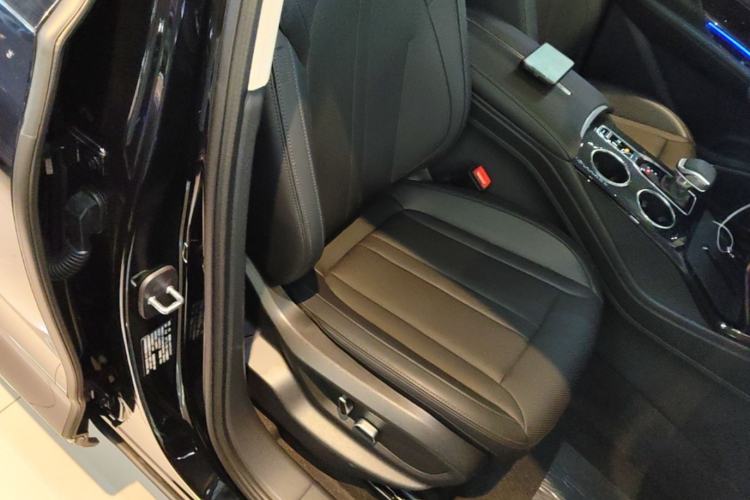 Used Hongqi HS3 PHEV 2024 PHEV 115km Jingwei Edition Right Front Seat