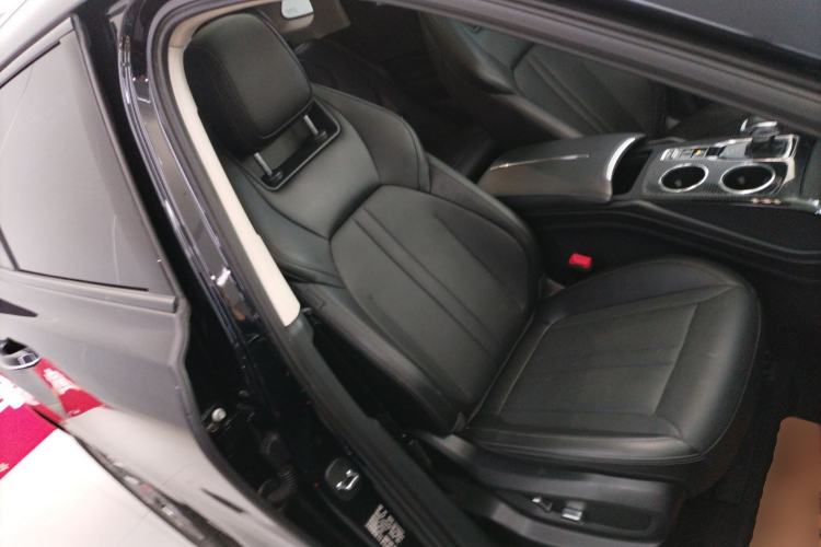 Used Hongqi HS3 PHEV 2024 PHEV 115km Jingwei Edition Right Front Seat