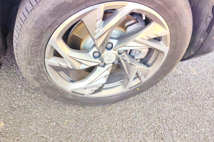 Used Hongqi HS3 PHEV 2024 PHEV 115km Jingwei Edition Right Front Wheel Hub