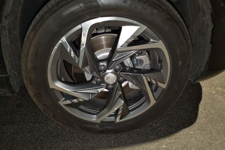Used Hongqi HS3 PHEV 2024 PHEV 115km Jingwei Edition Right Front Wheel Hub