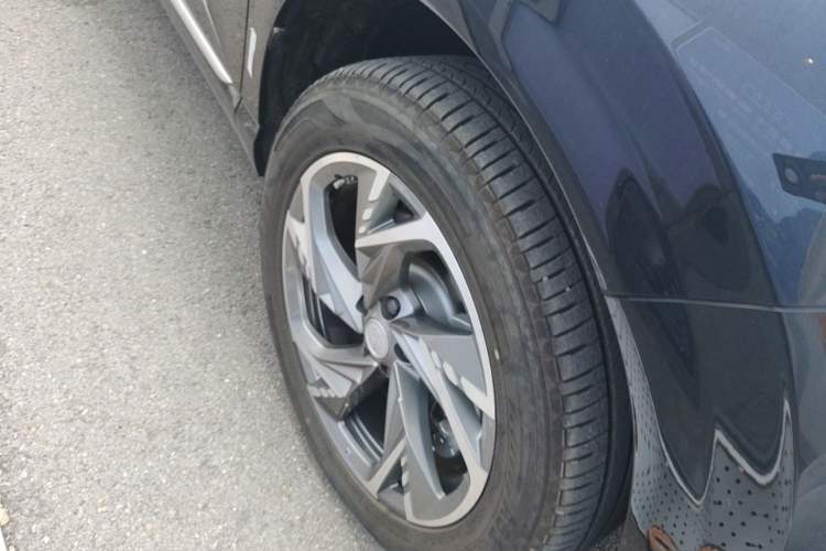 Used Hongqi HS3 PHEV 2024 PHEV 115km Jingwei Edition Right Front Wheel Hub