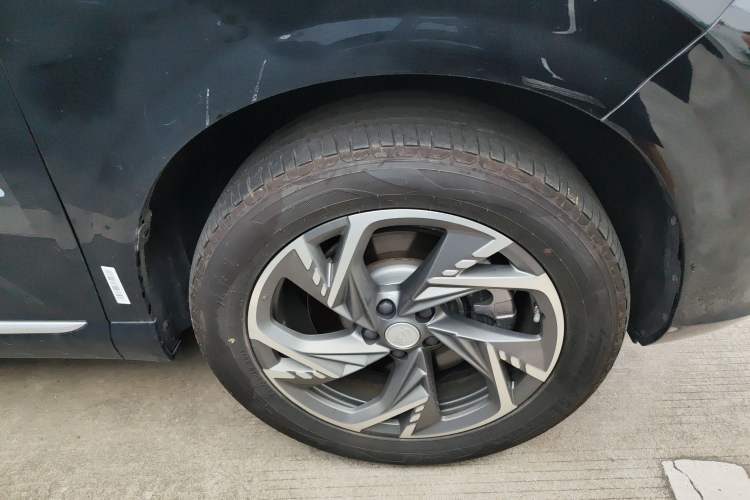 Used Hongqi HS3 PHEV 2024 PHEV 115km Jingwei Edition Right Front Wheel Hub