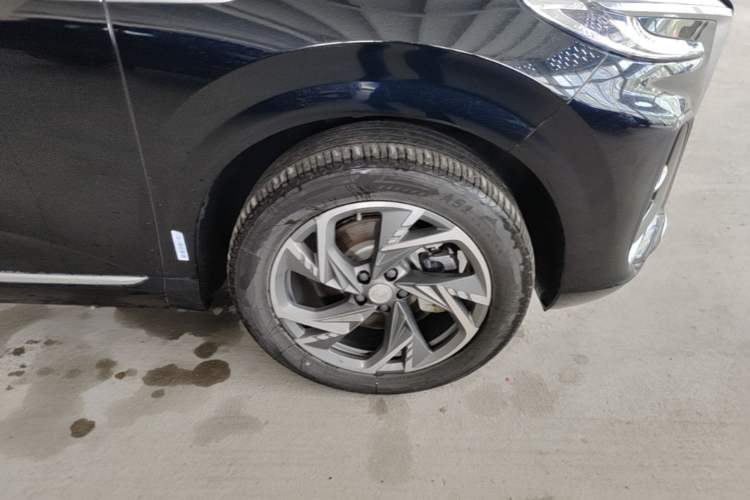 Used Hongqi HS3 PHEV 2024 PHEV 115km Jingwei Edition Right Front Wheel Hub