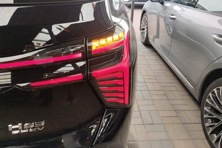 Used Hongqi HS3 PHEV 2024 PHEV 115km Jingwei Edition Right Rear Taillight