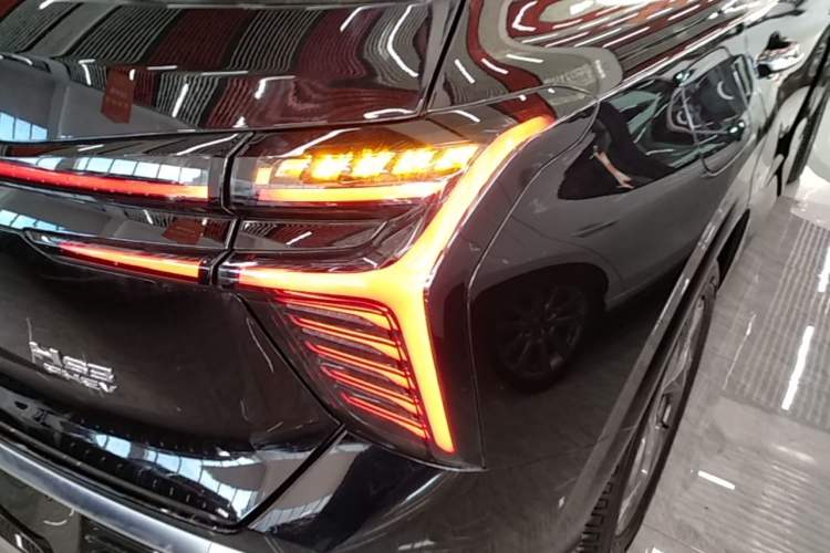 Used Hongqi HS3 PHEV 2024 PHEV 115km Jingwei Edition Right Rear Taillight