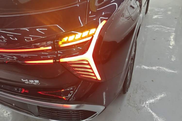 Used Hongqi HS3 PHEV 2024 PHEV 115km Jingwei Edition Right Rear Taillight