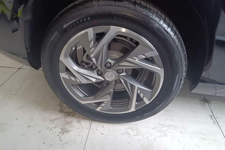 Used Hongqi HS3 PHEV 2024 PHEV 115km Jingwei Edition Right Rear Wheel Hub