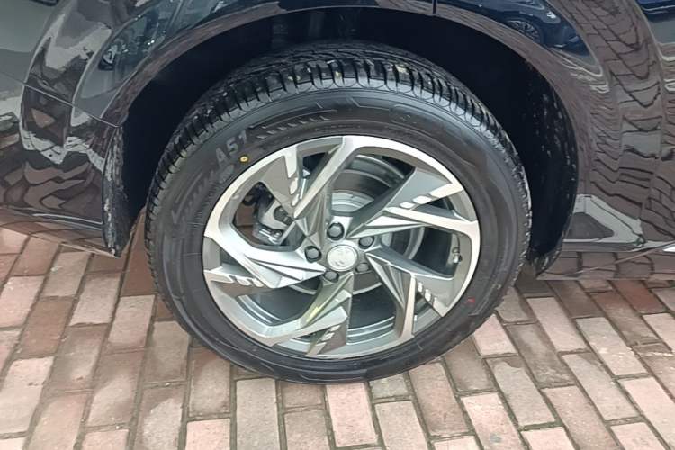 Used Hongqi HS3 PHEV 2024 PHEV 115km Jingwei Edition Right Rear Wheel Hub