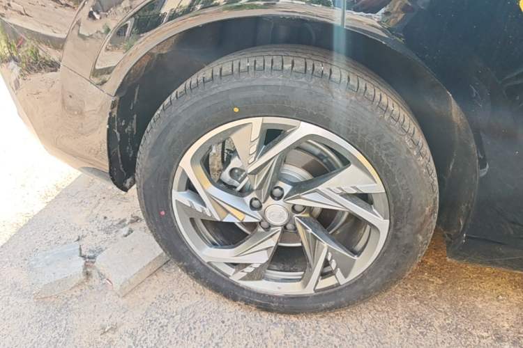Used Hongqi HS3 PHEV 2024 PHEV 115km Jingwei Edition Right Rear Wheel Hub