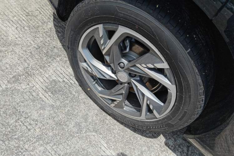Used Hongqi HS3 PHEV 2024 PHEV 115km Jingwei Edition Right Rear Wheel Hub