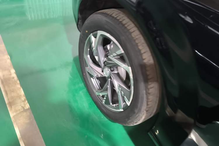 Used Hongqi HS3 PHEV 2024 PHEV 115km Jingwei Edition Right Rear Wheel Hub