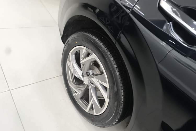 Used Hongqi HS3 PHEV 2024 PHEV 115km Jingwei Edition Right Rear Wheel Hub