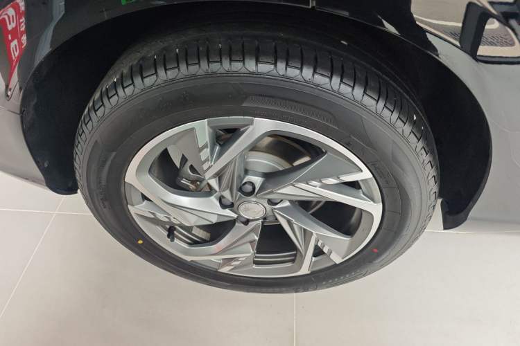 Used Hongqi HS3 PHEV 2024 PHEV 115km Jingwei Edition Right Rear Wheel Hub