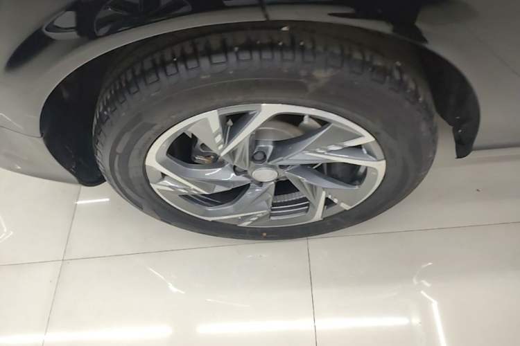 Used Hongqi HS3 PHEV 2024 PHEV 115km Jingwei Edition Right Rear Wheel Hub