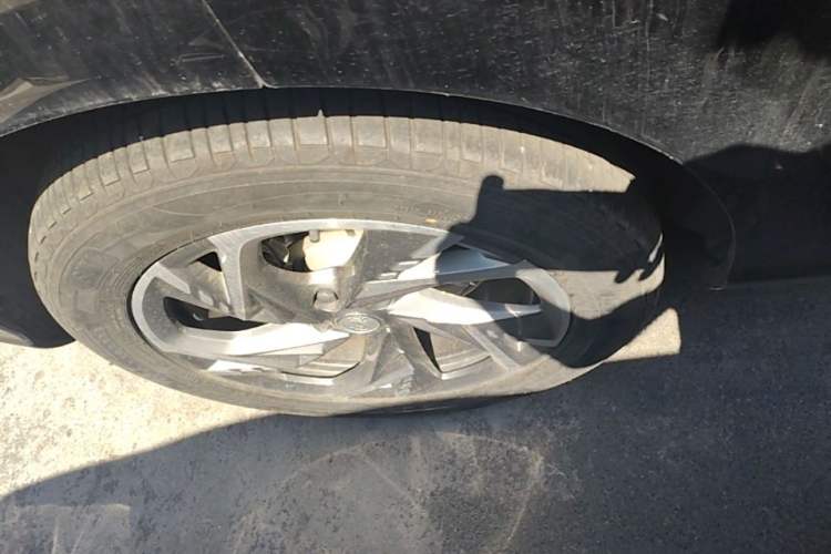Used Hongqi HS3 PHEV 2024 PHEV 115km Jingwei Edition Right Rear Wheel Hub