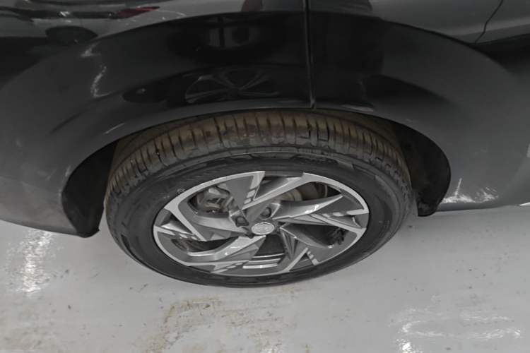 Used Hongqi HS3 PHEV 2024 PHEV 115km Jingwei Edition Right Rear Wheel Hub