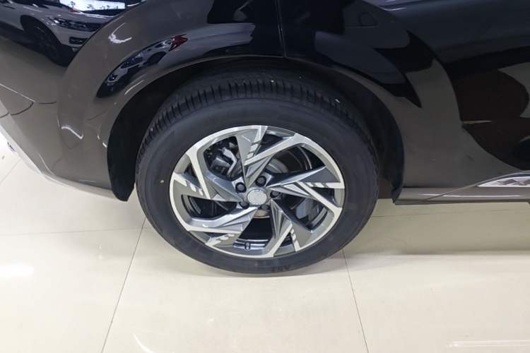 Used Hongqi HS3 PHEV 2024 PHEV 115km Jingwei Edition Right Rear Wheel Hub